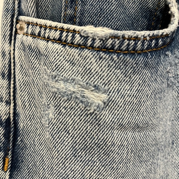 🩵Cropped Mid-Rise Jeans Size 29🩵 - Picture 3 of 8